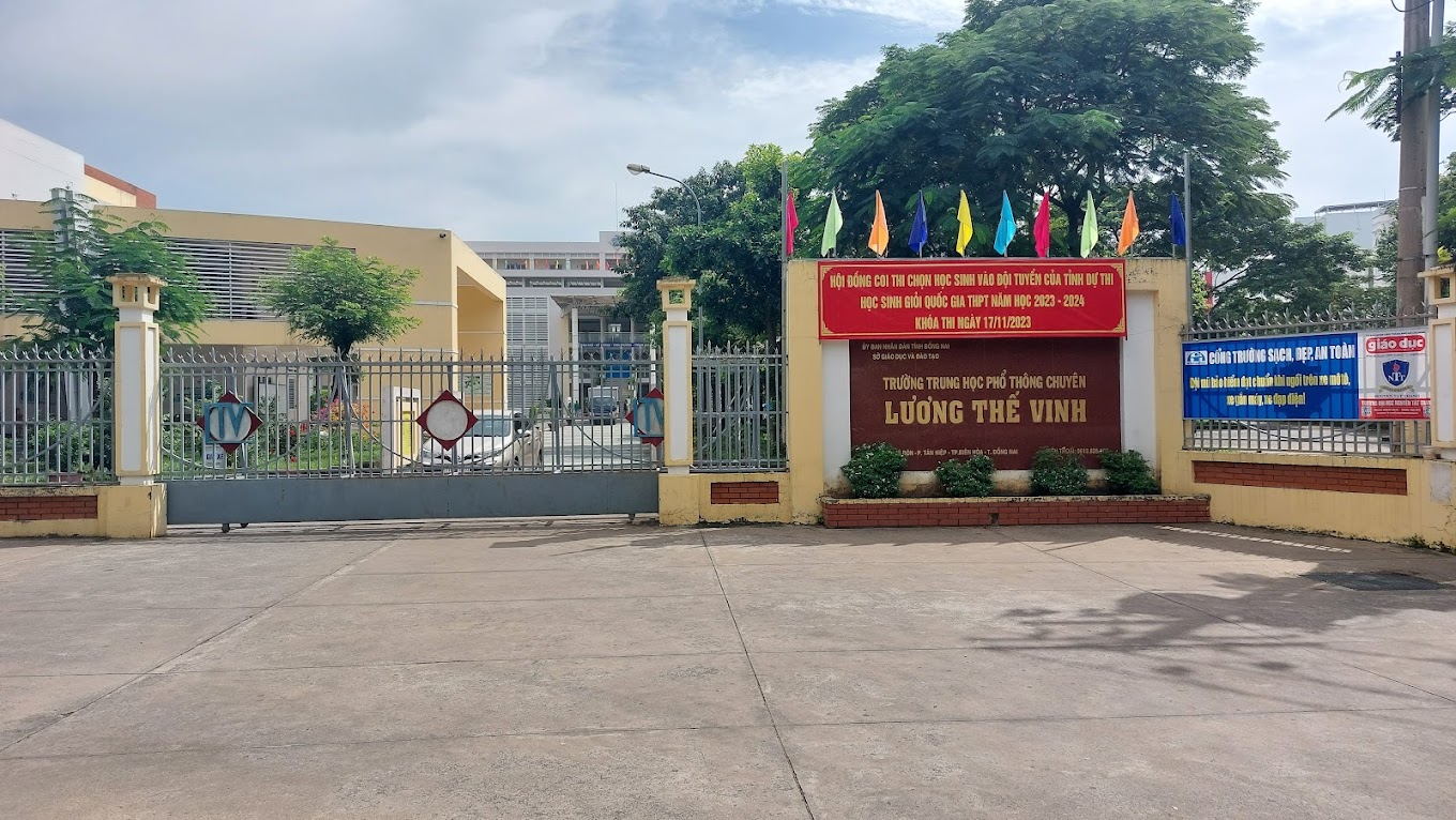 Trường THPT Chuyên Lương Thế Vinh