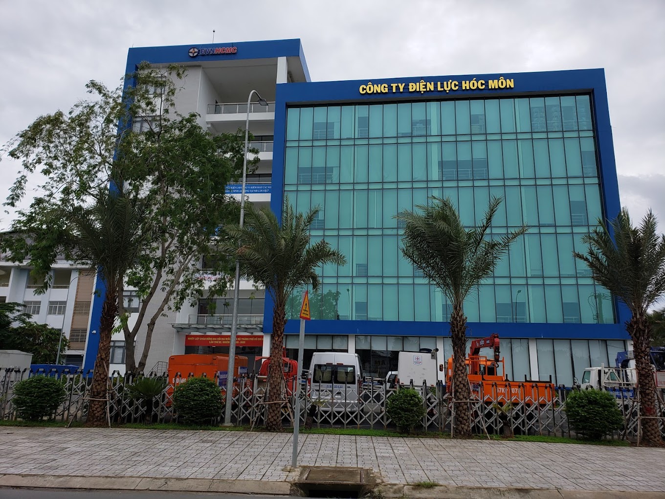 Trụ sở điện lực Hóc Môn