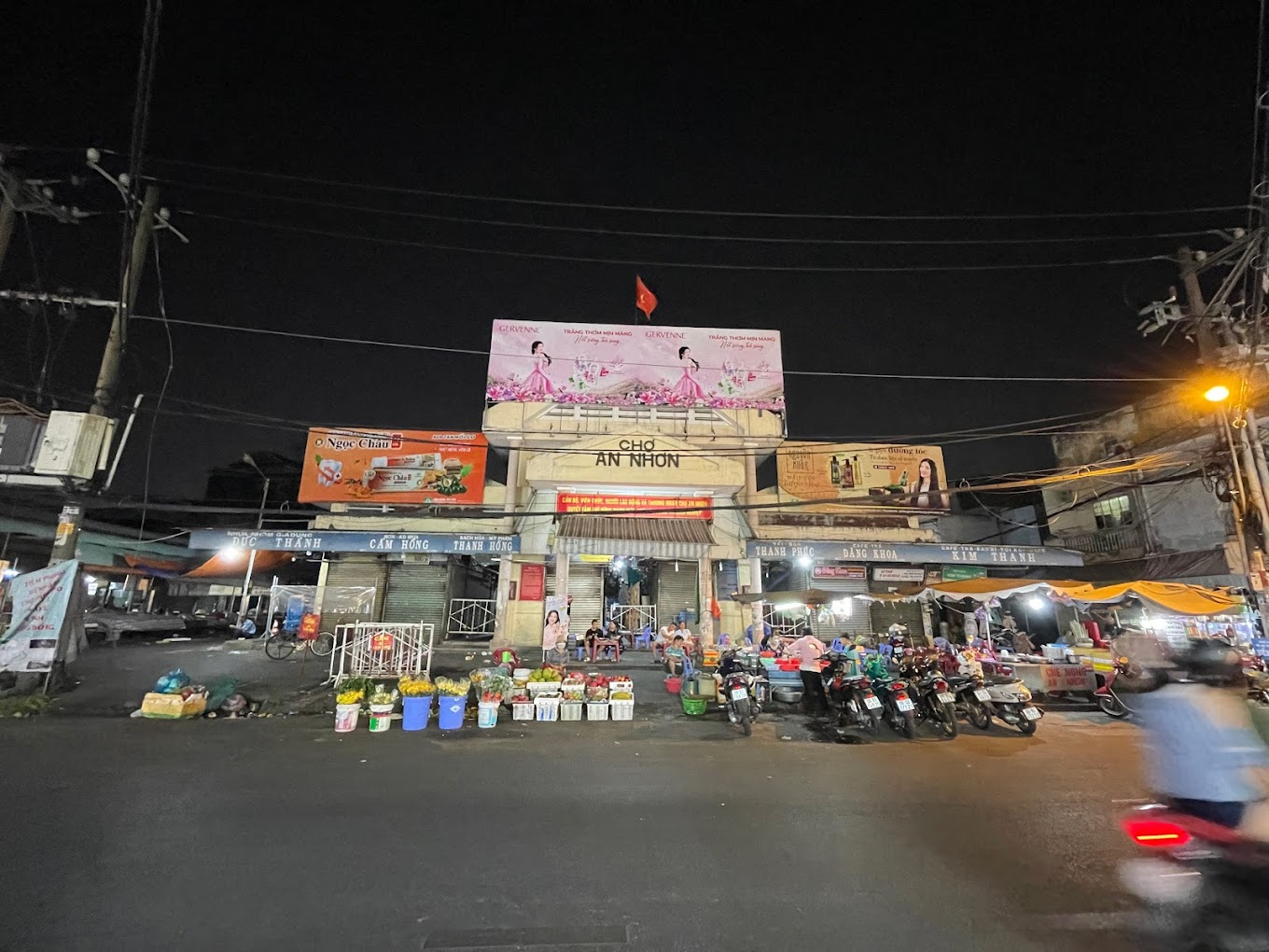 Chợ An Nhơn về đêm