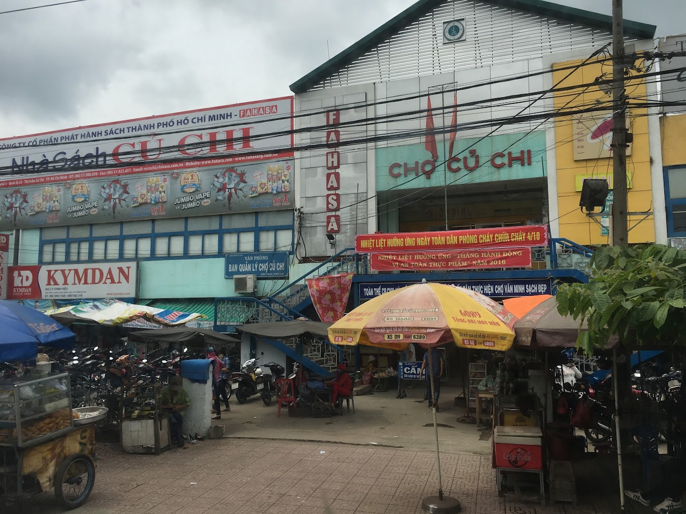 Chợ Củ Chi bán gì?