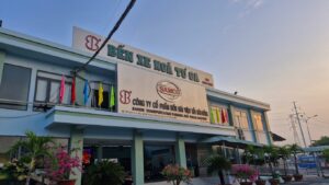 Bến xe Ngã Tư Ga nằm ở đâu?