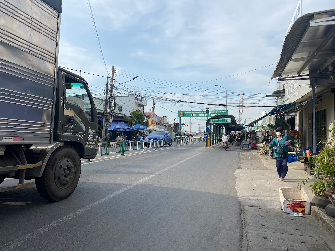 Chỉ đướng đến bến phà Cát Lái